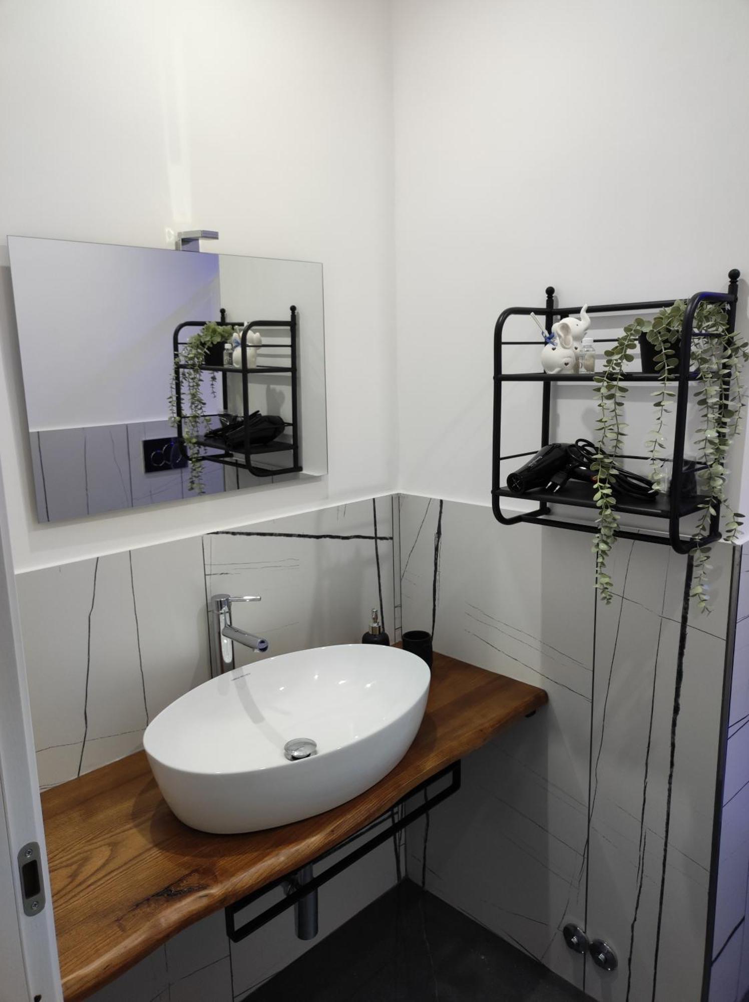 Oniria Suite - 100 Mt Dal Mare แตร์ราชินา ภายนอก รูปภาพ